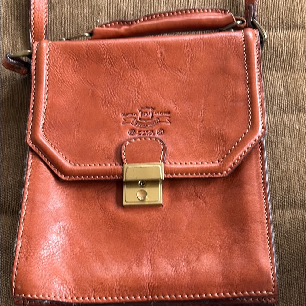 Leather Crossbody Bag in Cognac Brown - Unbranded
